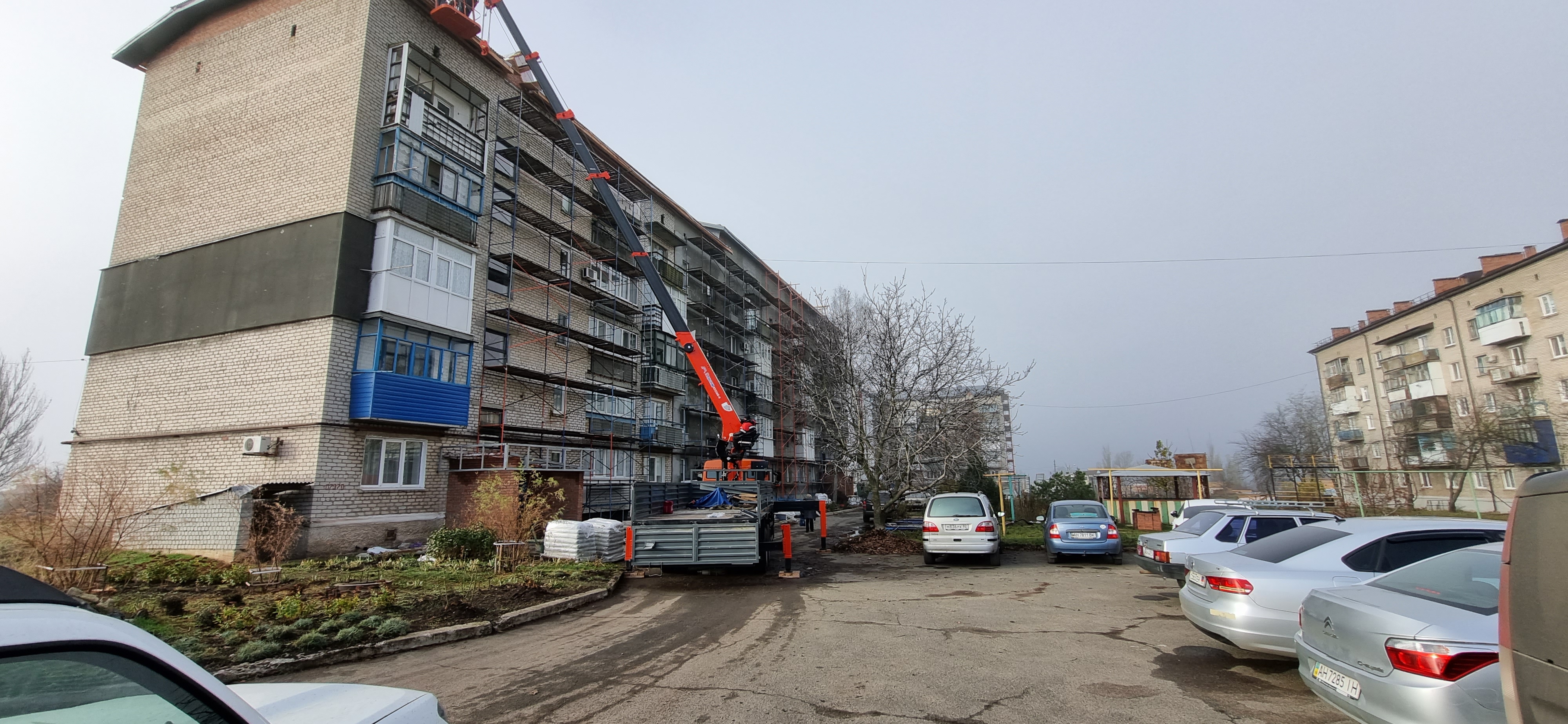 Южноуральцы восстанавливают пострадавший от пожара дом в пгт. Донское.