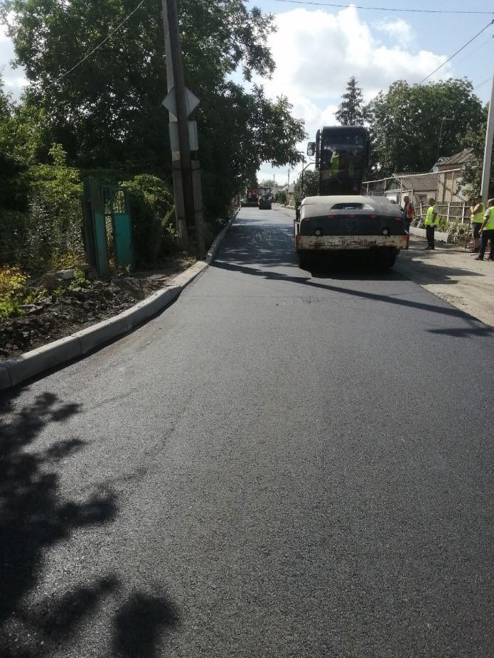 Челябинская область восстанавливает дорожное полотно в Волновахе.