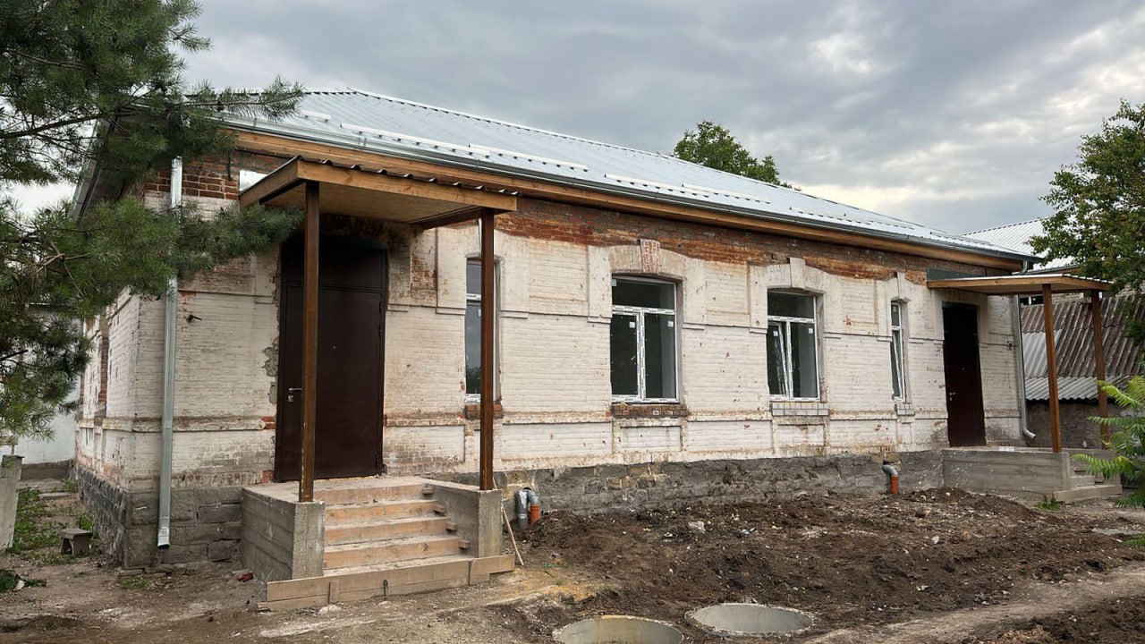 Ямал восстанавливает многоквартирники в пос. Зачатовка.