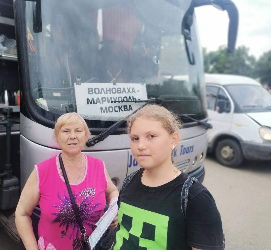 Талантливые школьники Ямала и Волновахи отправились в летние творческие школы.