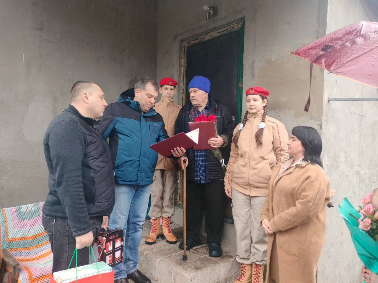 Свой 98 - день рождения отмечает ветеран Великой Отечественной войны Степан Степанович Плахтий.