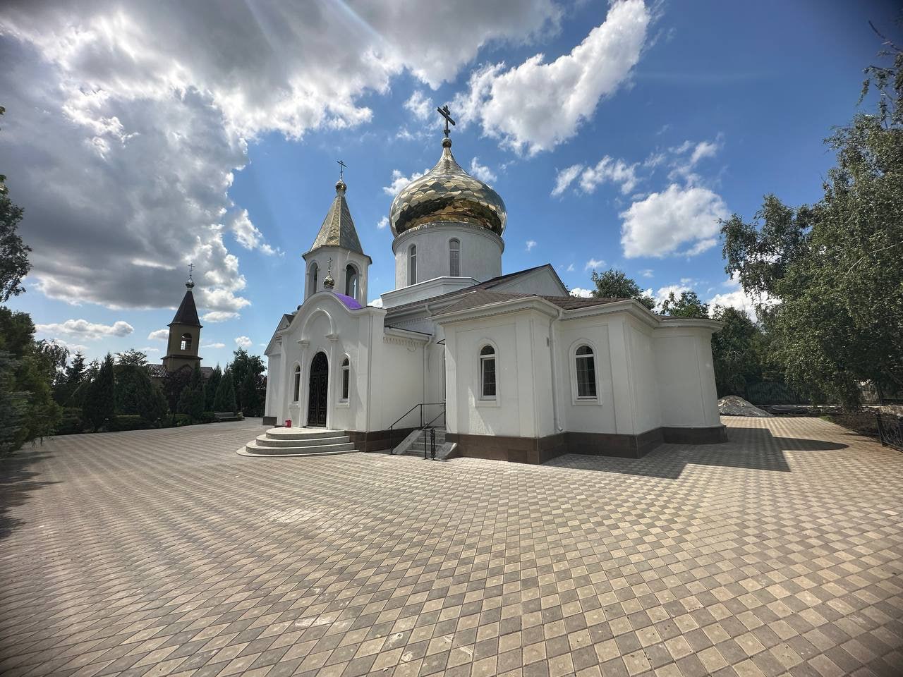 Ямал завершает восстановление храма в Волновахе.