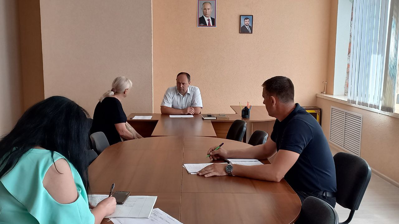 Прием граждан заместителя главы администрации Волновахского района.