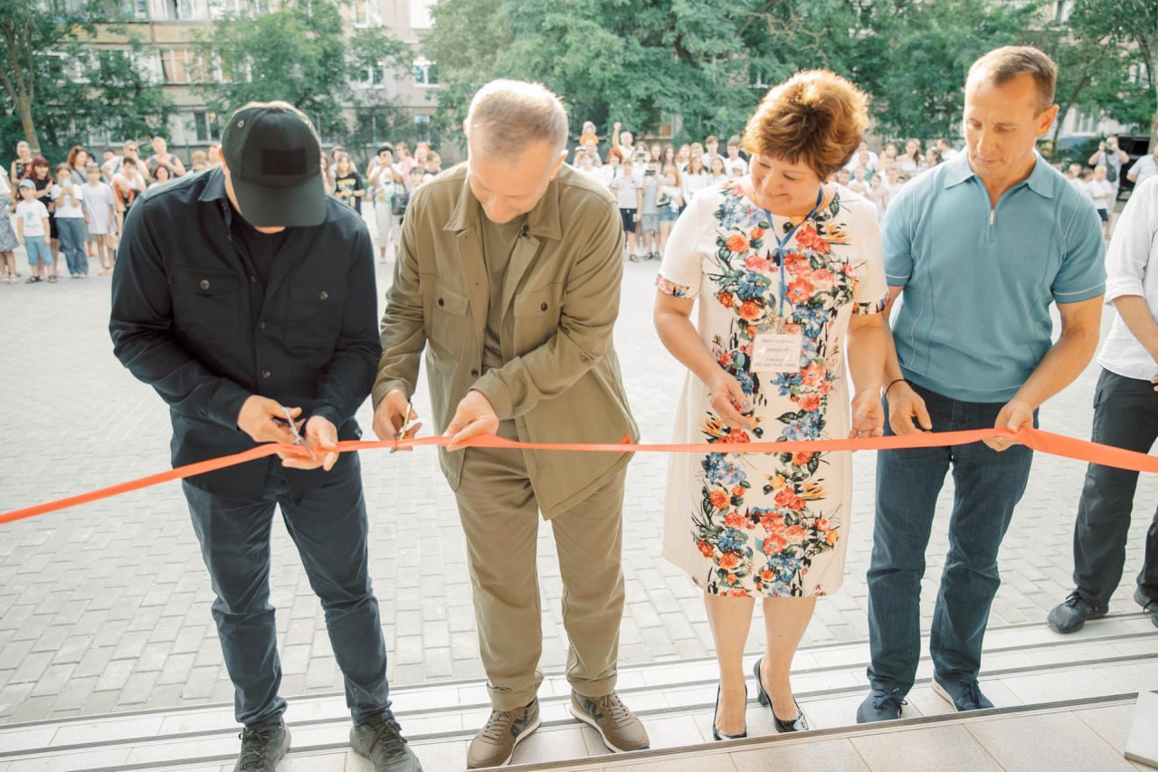 В Мариуполе открыли восстановленную среднюю школу №41.