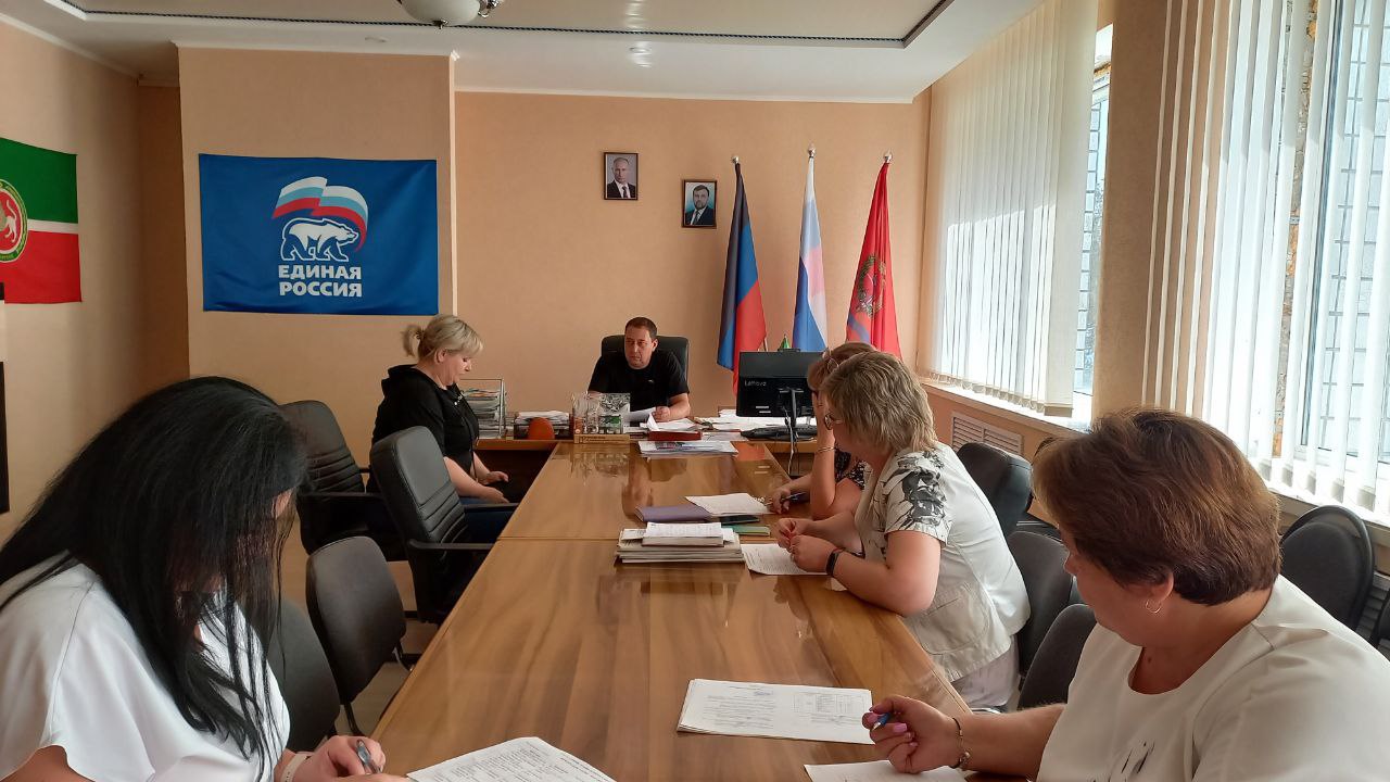 Прием граждан  главы администрации Волновахского района.