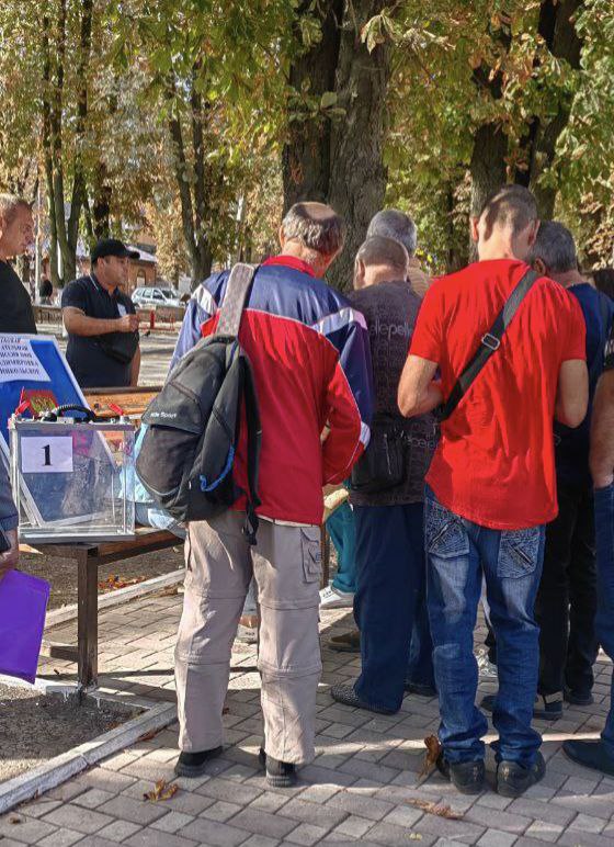 Жители Волновахского района продолжают выбирать свое будущее на досрочном голосовании.