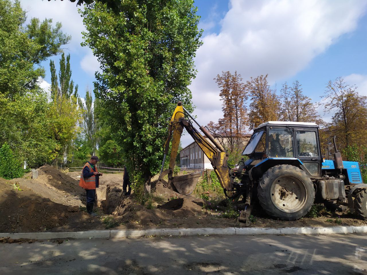 Водоснабжение в населенные пункты Волновахского района было подано ценой героических усилий коммунальщиков.