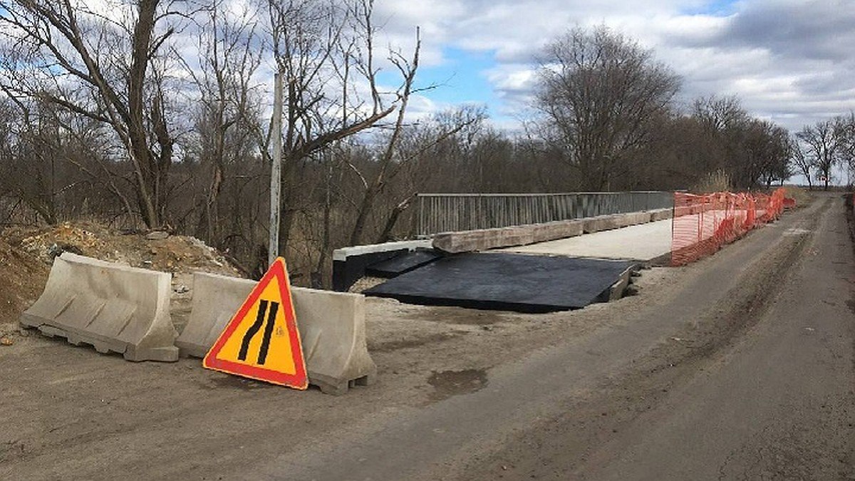 В с.Ивановка завершено устройство подходов из армогрунтовой насыпи к строящемуся мосту.