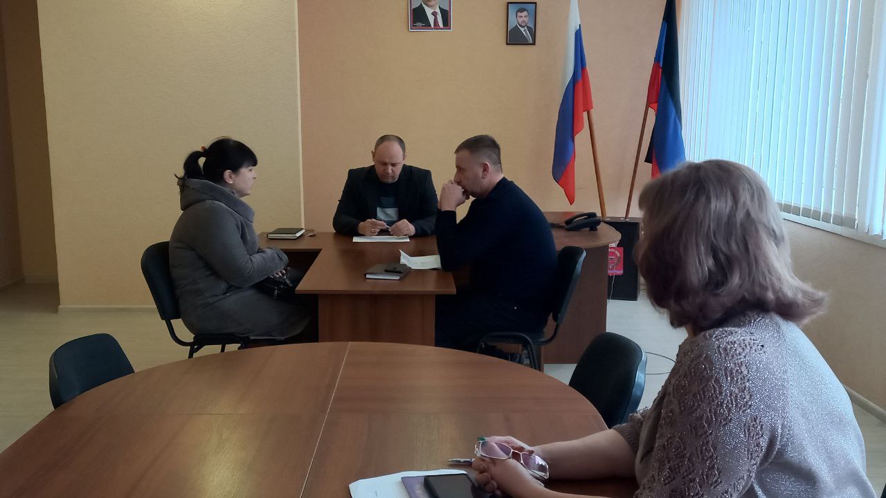 Прием граждан главы администрации Волновахского района.