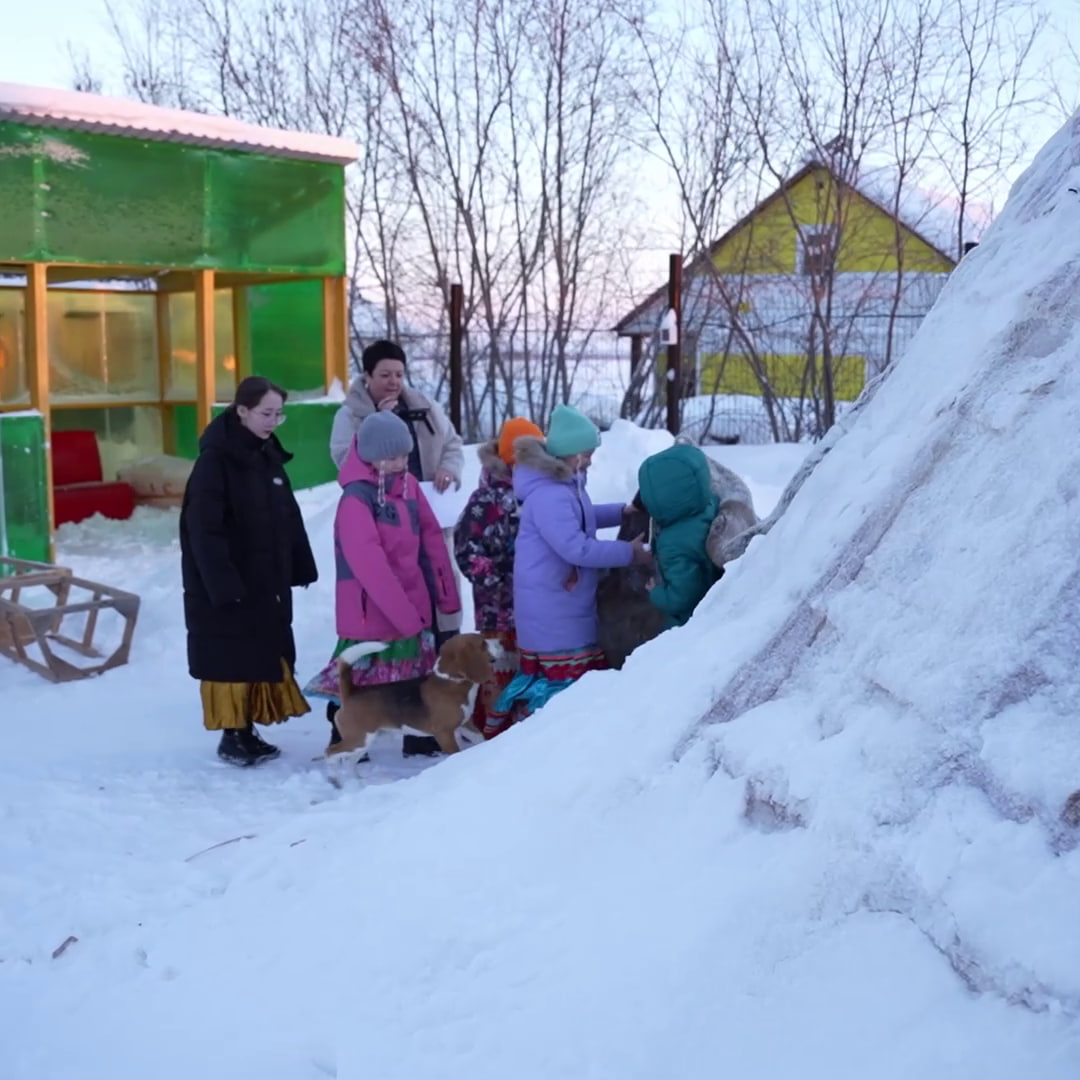 Ребята из Ямала и Волновахи поддерживают теплые отношения.