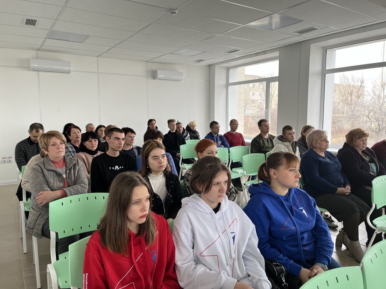 В Волновахе состоялась встреча с воспитанниками Волновахского технологического техникума.