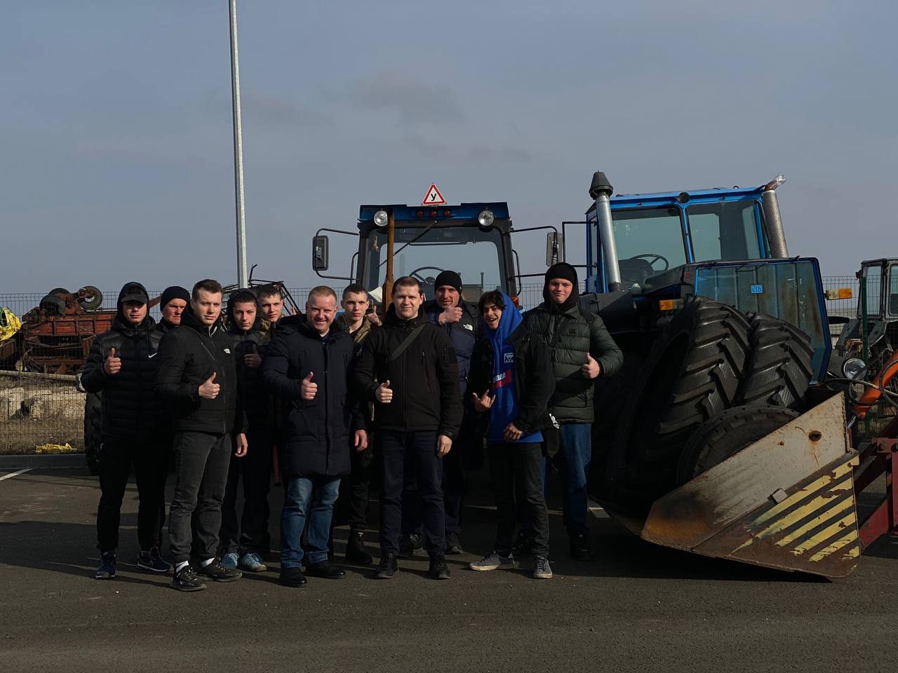 Помощь техникуму Волновахи.