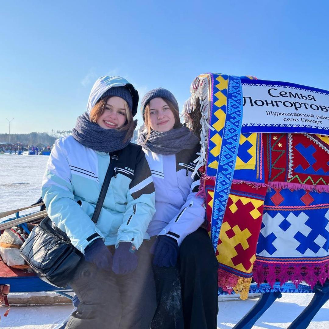 Юные гости из Волновахи посетили День оленевода на Ямале.