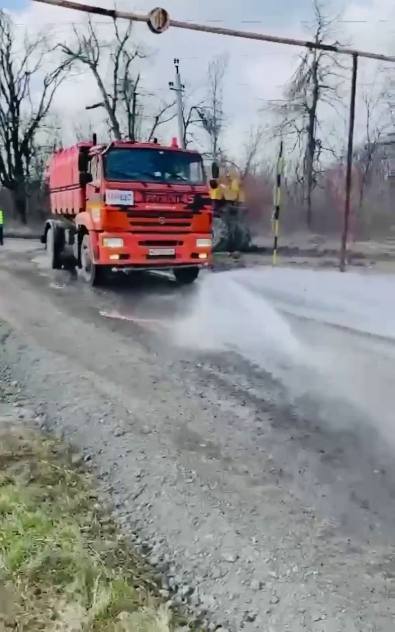 Дорожники Ямала восстанавливают дороги Волновахи.