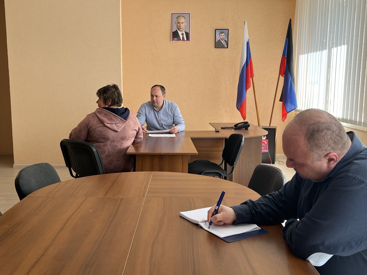 Прием граждан главы администрации Волновахского района.