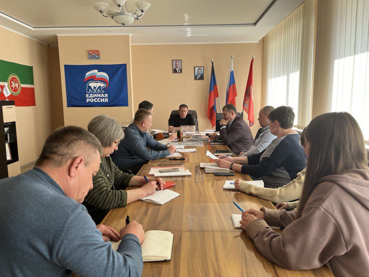 В Волновахе продолжается работа в направлении благоустройства территории Волновахского МО.