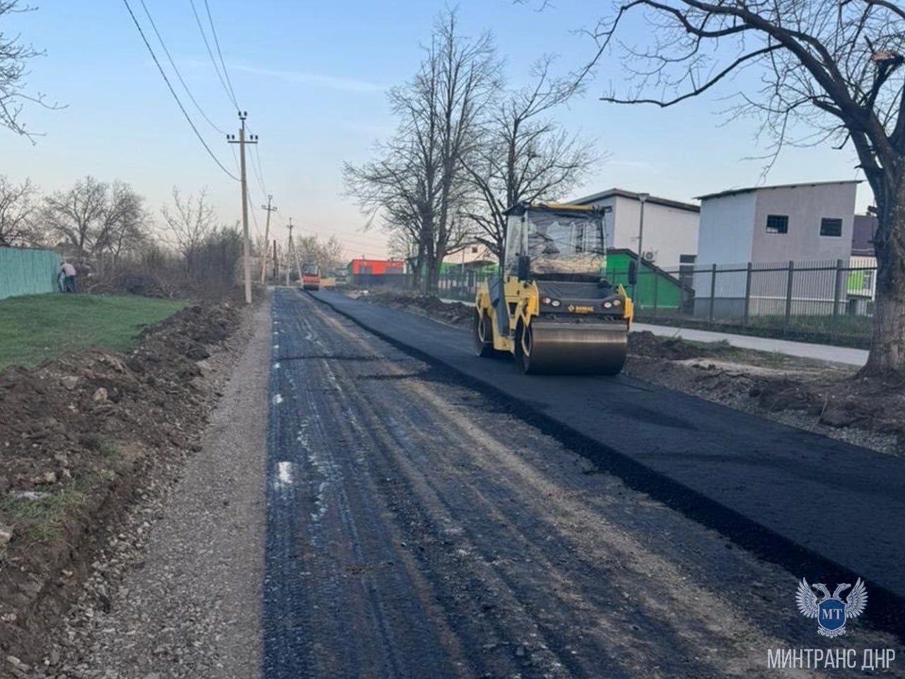 Ямал продолжает восстановление дорог в Волновахе.