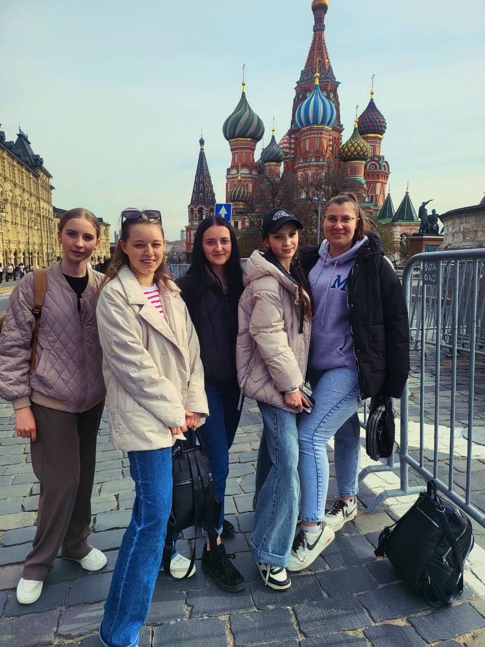 Школьники и студенты из Волновахи прилетели в Салехард на молодежный форум «ПроФормат».