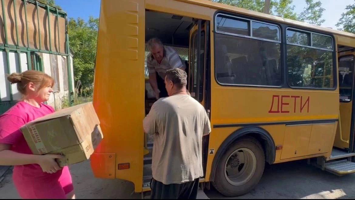 Лабытнангцы помогли собраться в школу детям Златоустовки и Хлебодаровки.