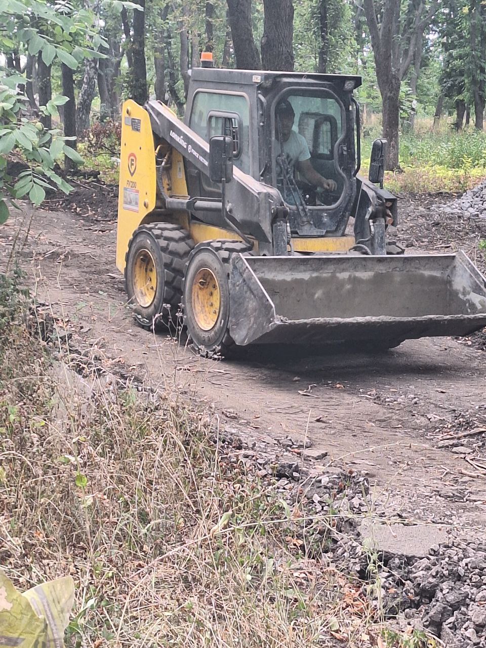 В Летнем парке Волновахи кипит работа.