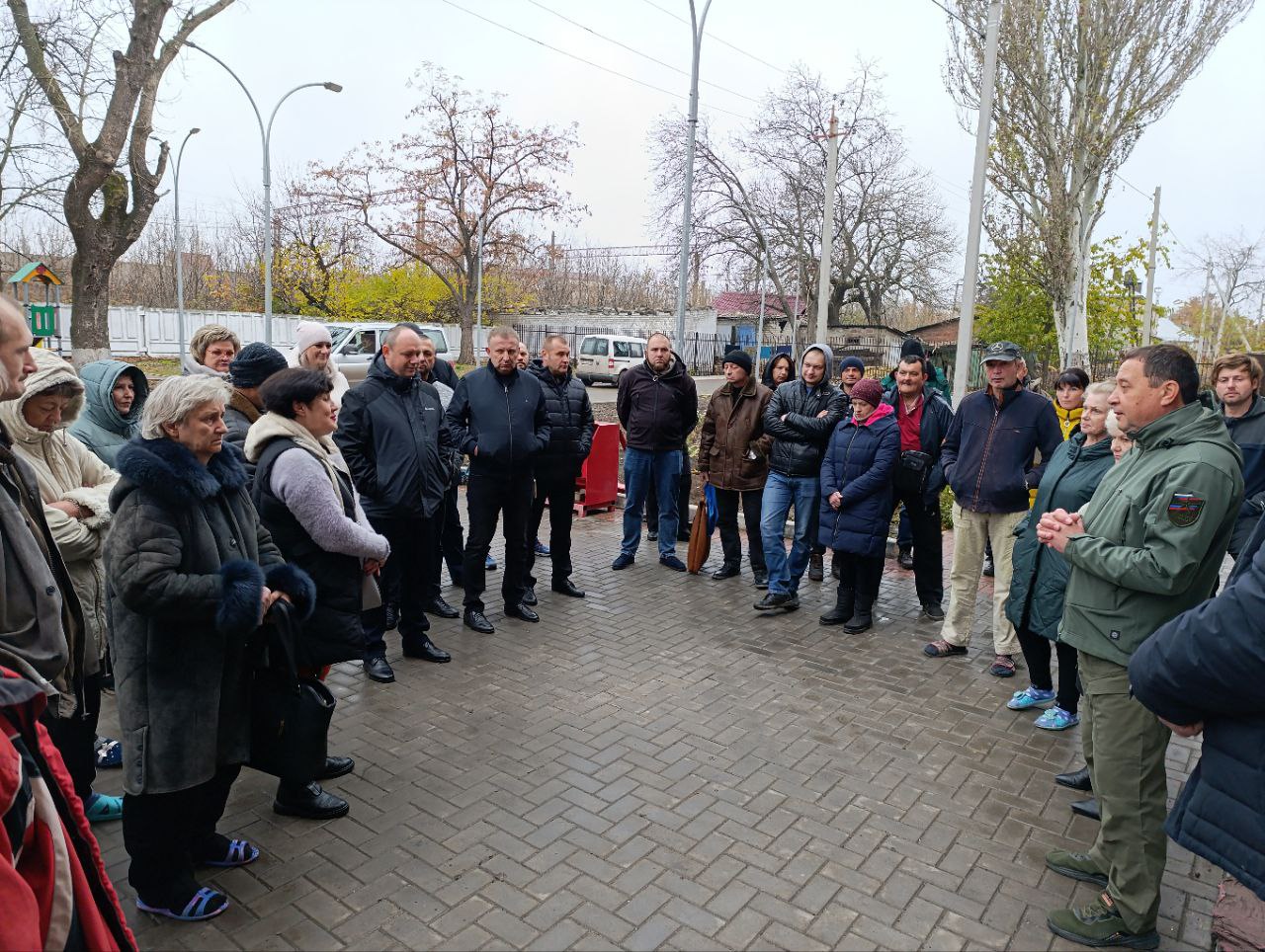 Глава муниципального образования Волновахский МО встретился с эвакуированными жителями Угледара, Великоновоселковского и Марьинского районов.