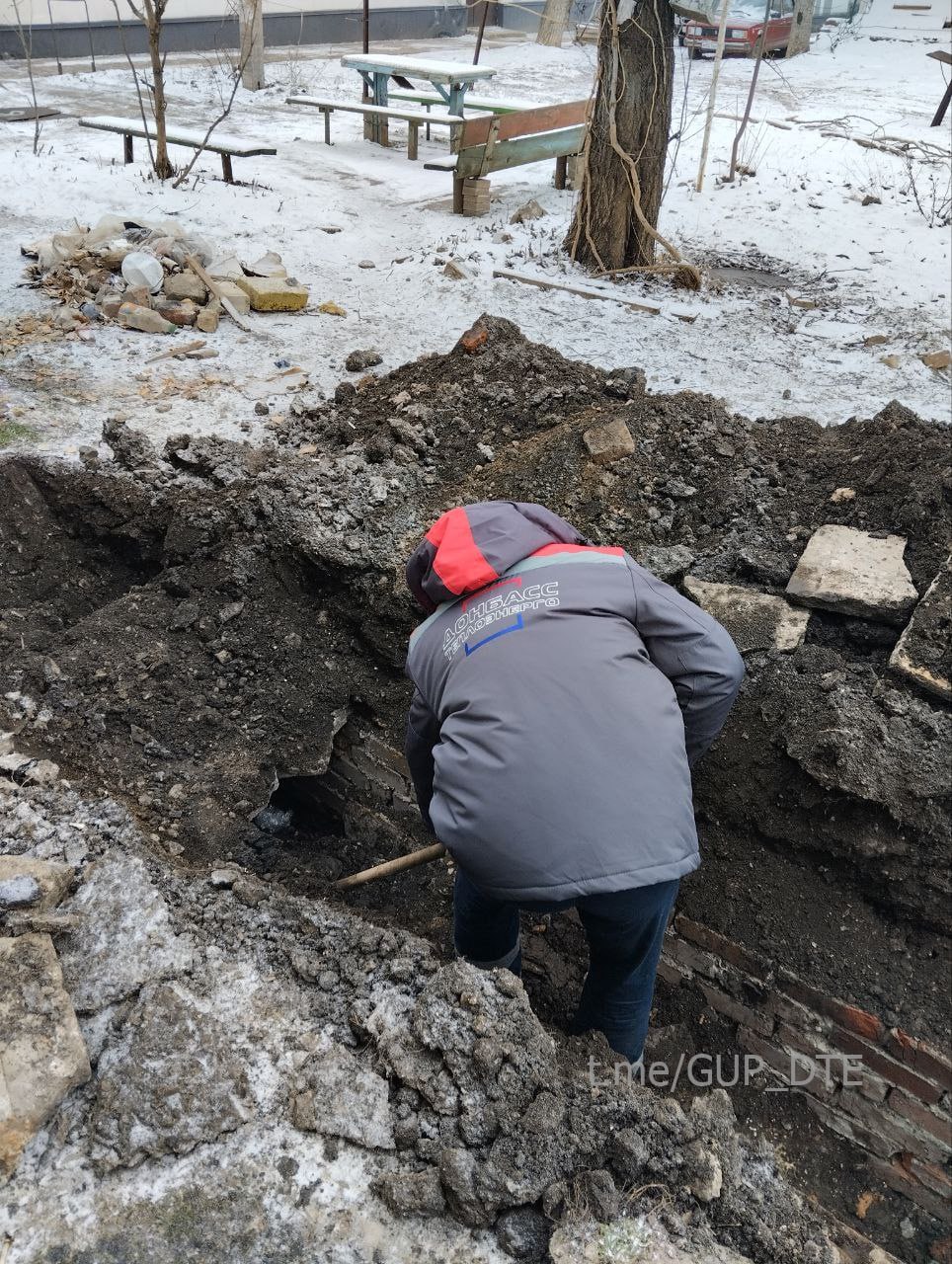 Специалисты «Волновахатеплосеть» ликвидировали аварию на теплотрассе.