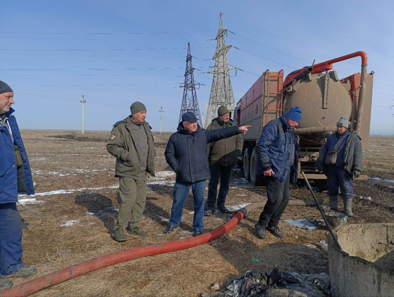 Глава муниципального образования Волновахский МО Константин Зинченко выполняя поручение Главы ДНР Дениса Пушилина выехал по обращению жителей для решения проблемы жилищно-коммунального характера.