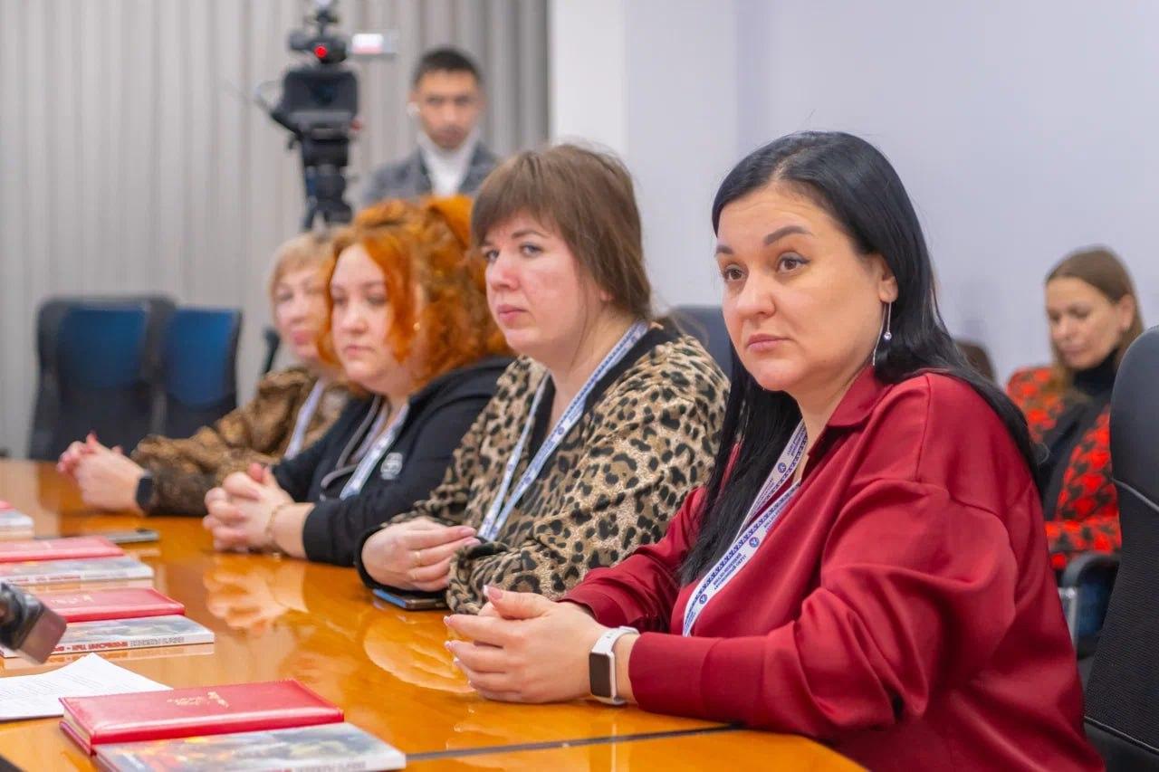 Представители администрации Волновахского округа прибыли на Ямал.