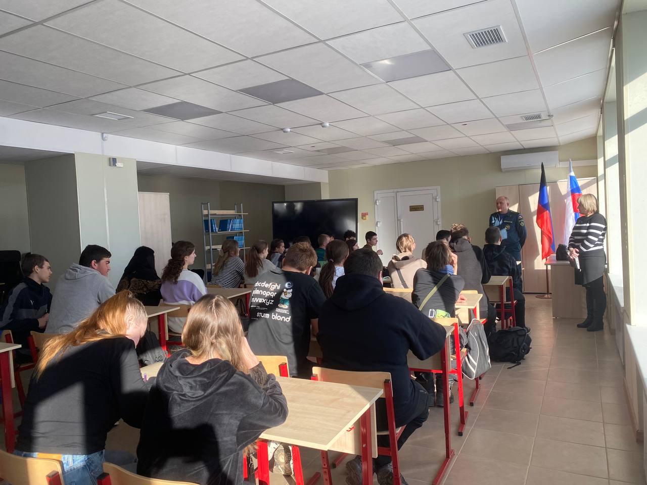 На территории Волновахского муниципального округа состоялась встреча в рамках проекта &quot;ГосСтарт.Диалог&quot;, участниками которого выступили студенты Волновахского технологического техникума.