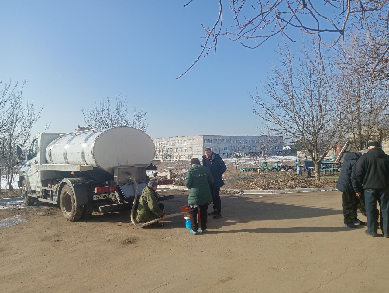 Для жителей пгт. Владимировка организован подвоз технической воды.