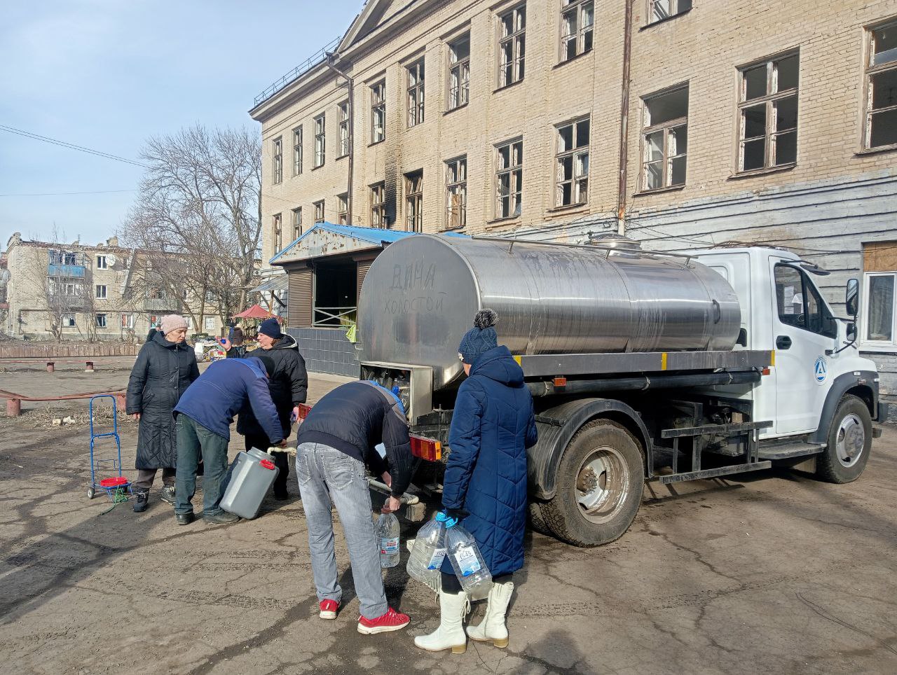 Вопрос водоснабжения в пгт Владимировка - на контроле.