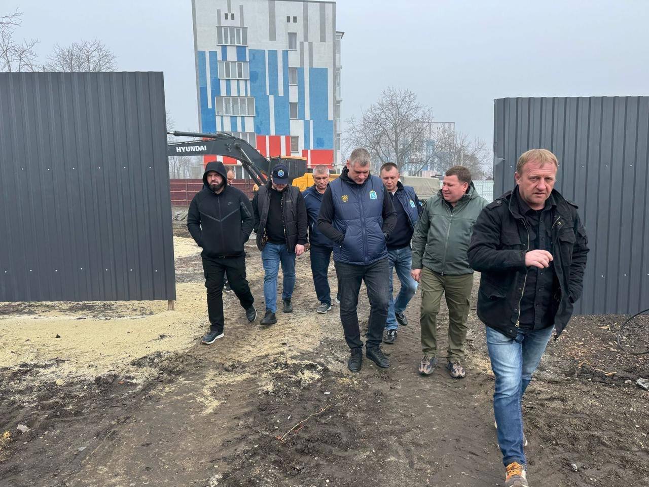 Представители строительного блока Ямала проверили ход работ в Волновахе.
