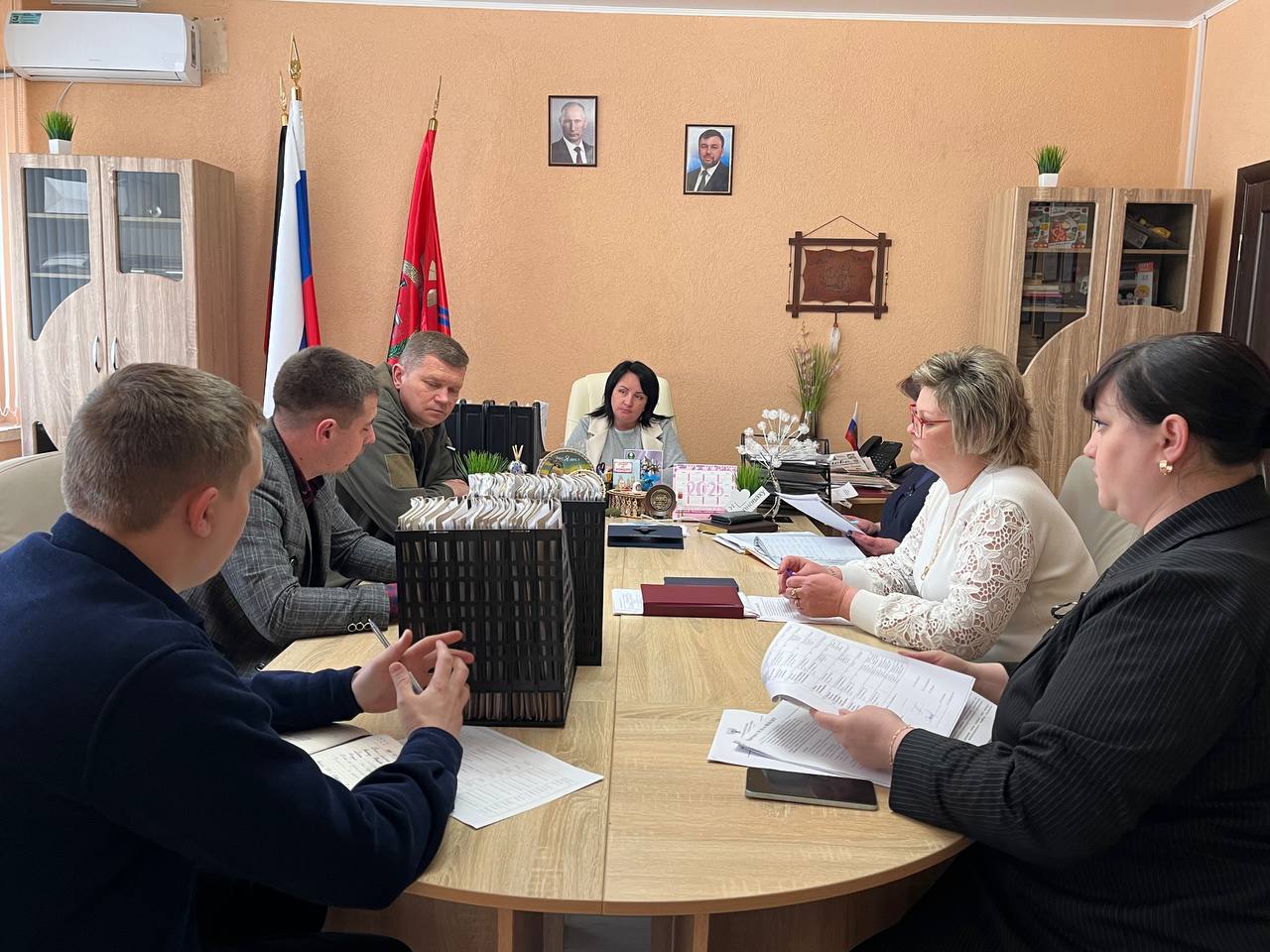 Заседание комиссии  по установлению причиненного  ущерба  жилым  помещениям  в  результате  боевых  действий.