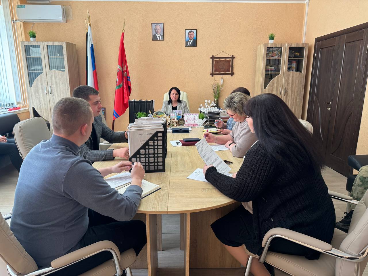 Заседание комиссии  по установлению причиненного  ущерба  жилым  помещениям  в  результате  боевых  действий.