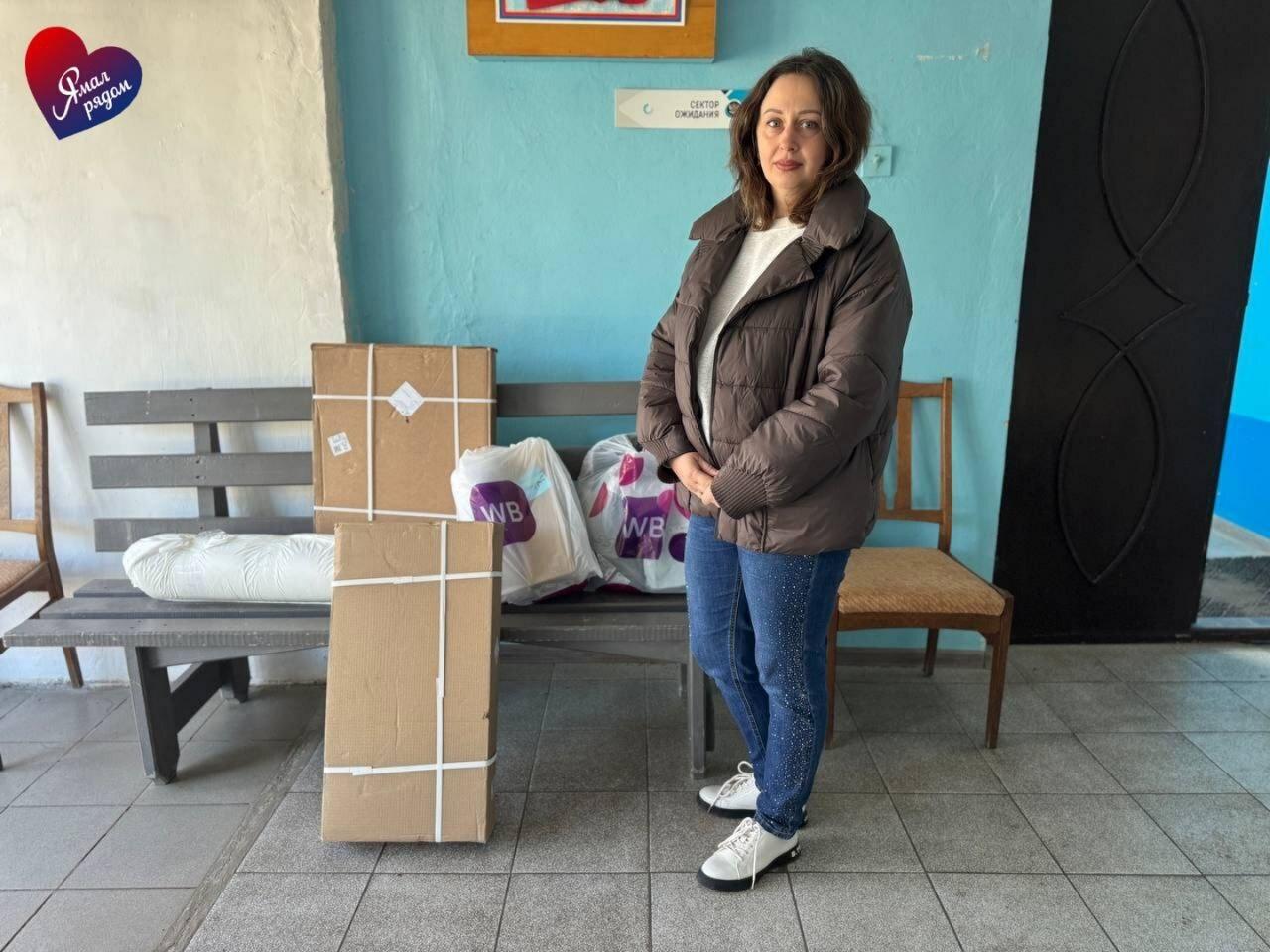 Активисты Ямала продолжают оказывать адресную гуманитарную помощь детям из сел Волновахского округа.