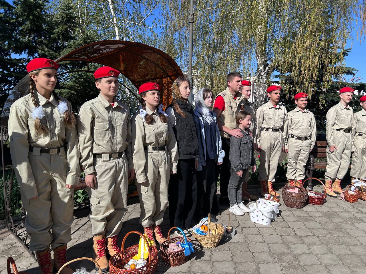 Торжественное освящение куличей в школе!.