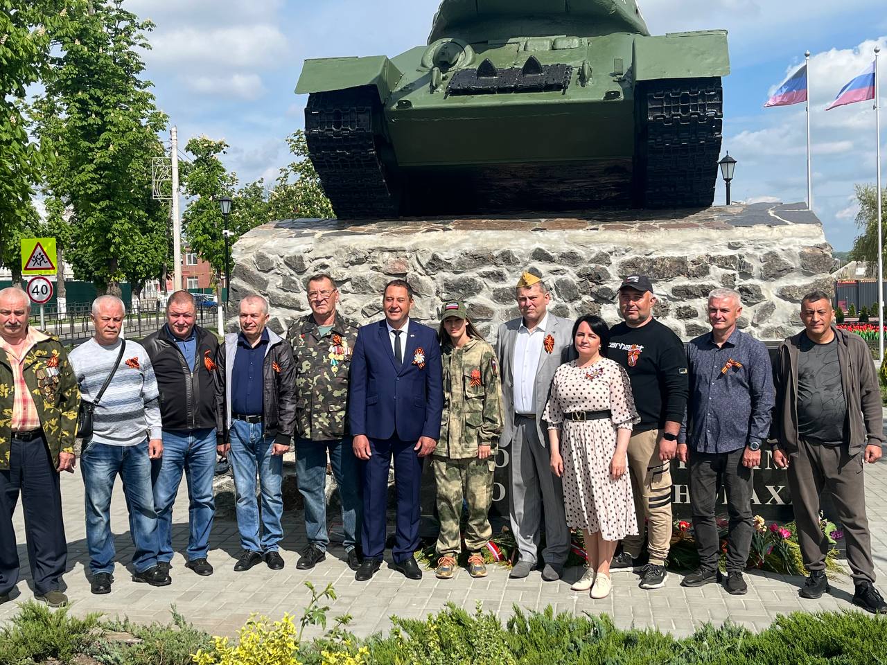 Волноваха торжественно встретила День Победы.