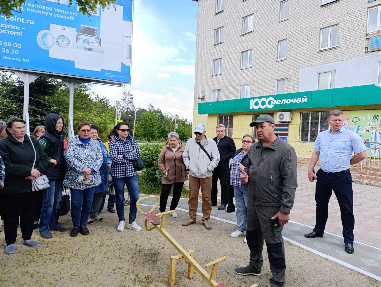 Глава муниципального образования Волновахский МО Константин Зинченко встретился с жителями микрорайона Северный.