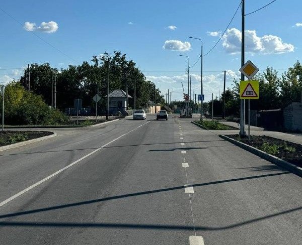 Ямал продолжает восстанавливать дороги в Волновахе.