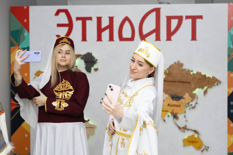Воодушевленные и наполненные новыми идеям наши юные друзья из Волновахи отправились домой. Воодушевленные и наполненные новыми идеям наши юные друзья из Волновахи отправились домой.