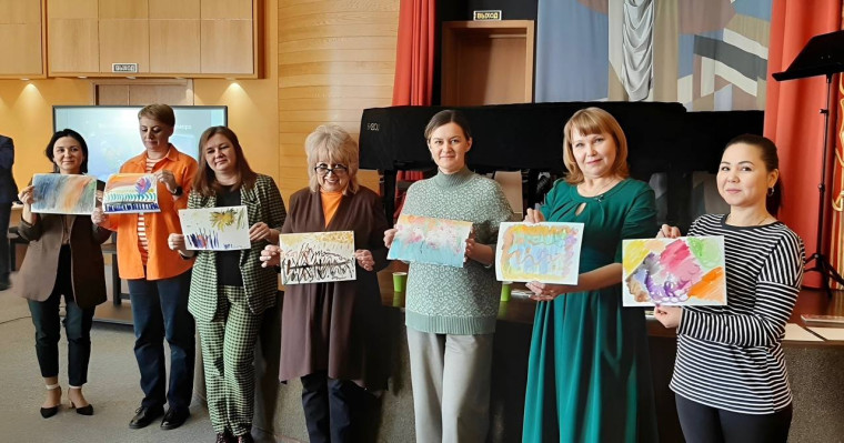 Педагог школы искусств из Волновахи поделилась опытом в Тарко-Сале. Педагог школы искусств из Волновахи поделилась опытом в Тарко-Сале.