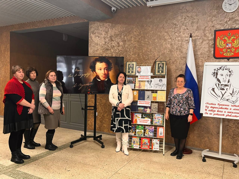 Волноваха читает Пушкина. Волноваха читает Пушкина.