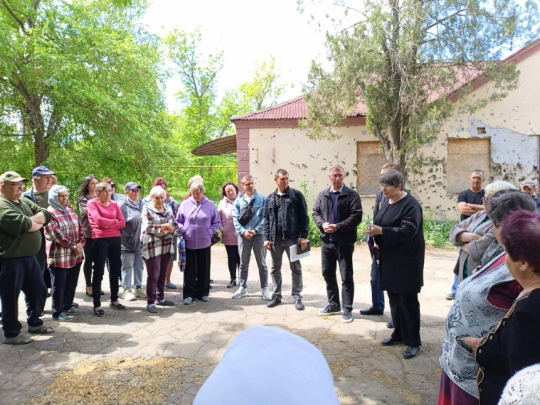 В Новогнатовке состоялась важная встреча, на которой обсуждались актуальные вопросы и проблемы местных жителей. В Новогнатовке состоялась важная встреча, на которой обсуждались актуальные вопросы и проблемы местных жителей.
